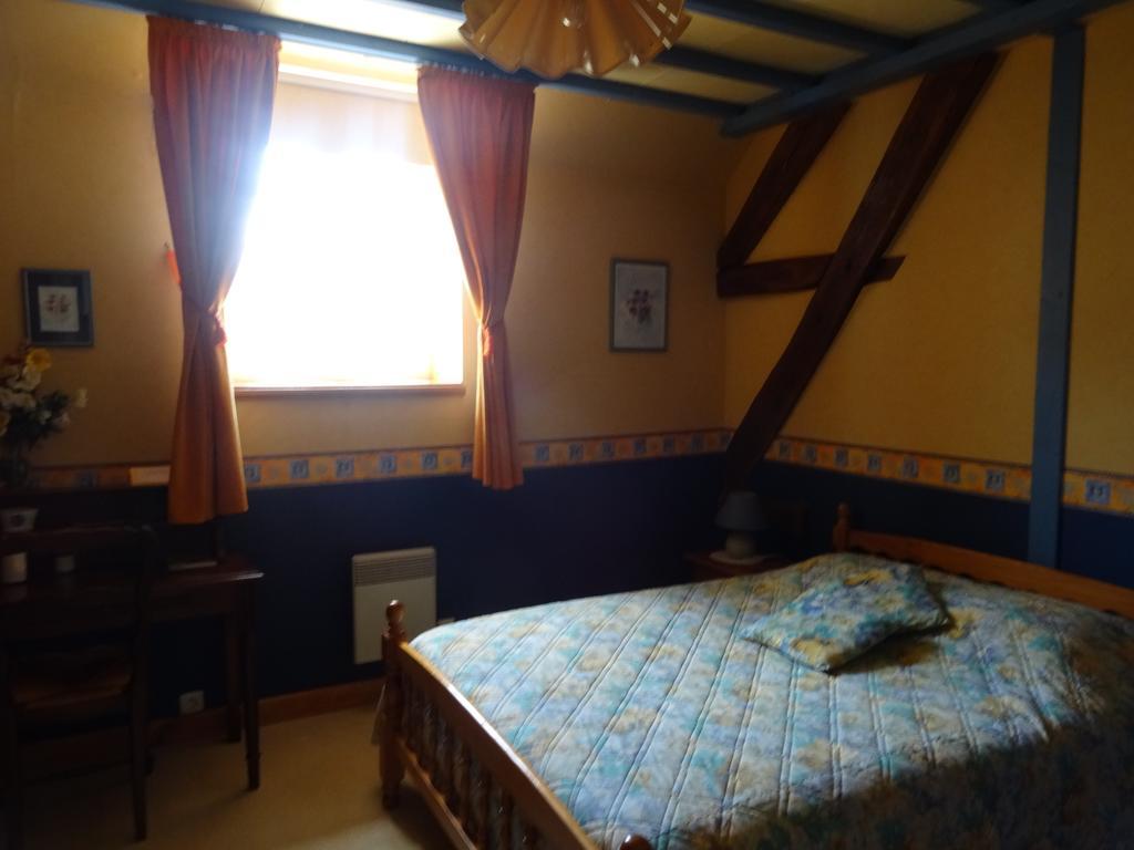 Bed and Breakfast La Clef Des Champs La Roche-en-Brenil Zimmer foto