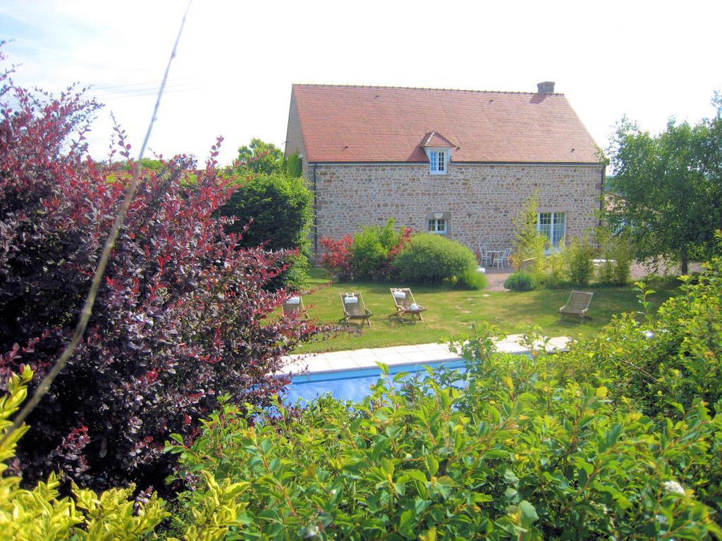 Bed and Breakfast La Clef Des Champs La Roche-en-Brenil Exterior foto