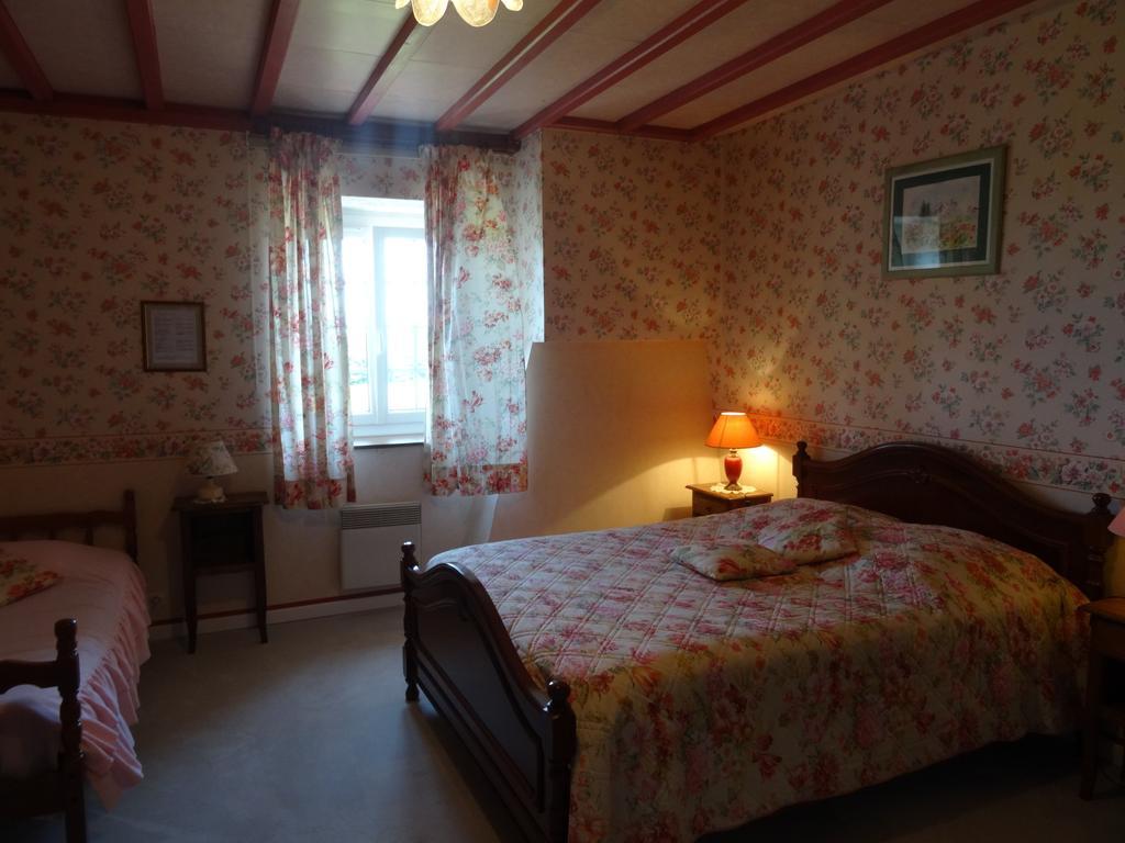 Bed and Breakfast La Clef Des Champs La Roche-en-Brenil Zimmer foto